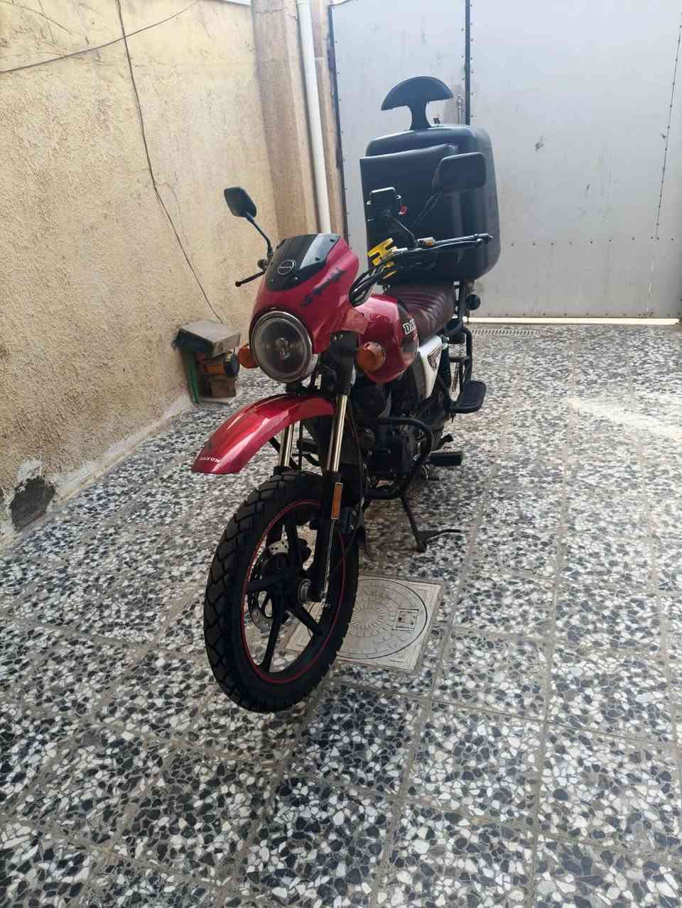 للبيع دايوان جبلي
رقم نجف كليزي شرط المداور

مكينه ما مفتوحه ولا ملعوب بيها
رقم صاحب الدراجه ***********
مكاني نجف 

السعر ٢١٥٠بها مجال كلش قليل
