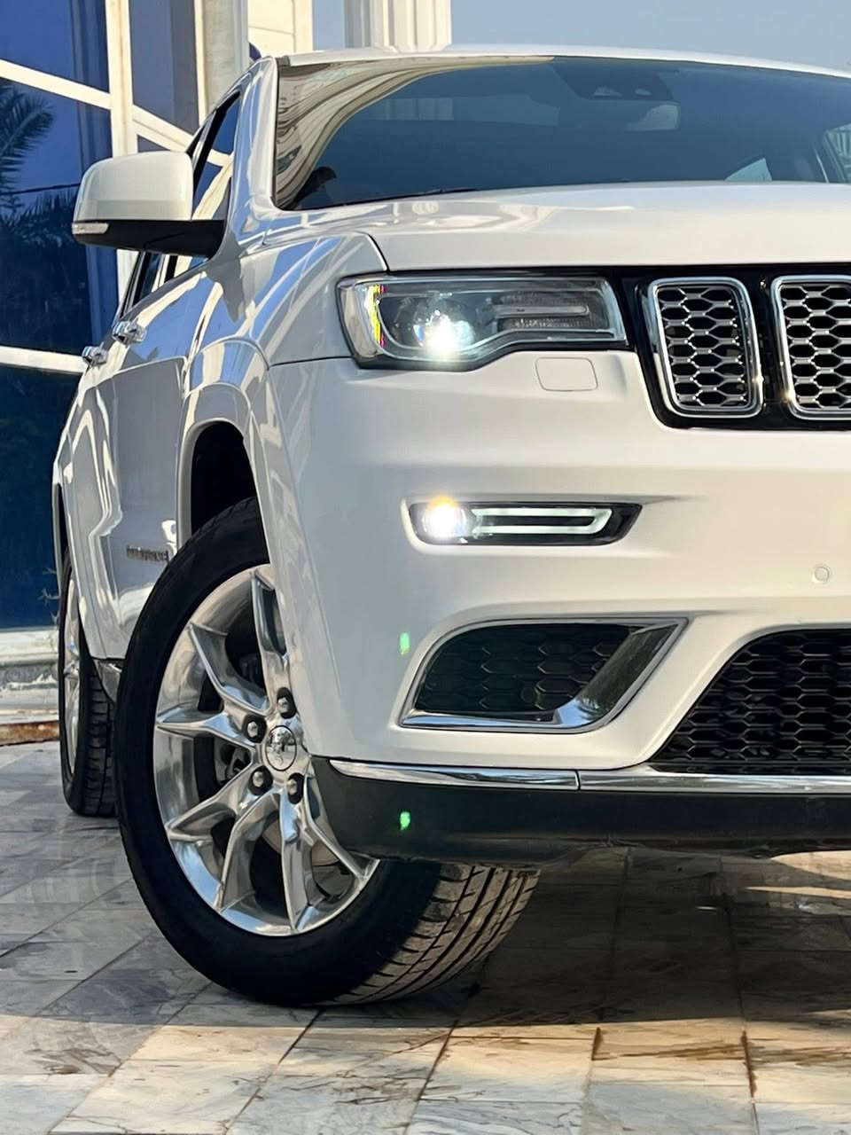 السلام عليكم شباب 
 للبيع جيب سومت 3 شاشات 2020  خليجي اعلئ فئه بلجيب  💪
وكاله هارلم  🇺🇸
مكفوله كفاله عامه من البارد و الزلغ  كارتون  مال جناي حصرآ 
ماشيه 45  الف كيلو متر  شرط الفحص والجهاز والسونار 
 فول مواصفات ١/١ سومت  
شاشات 3 
رادار امامي 
رادار جانبي نقطه عمياء 
سياقة الاليه مع تحديد المسار 
داخل مشمشي   + سقف كنتاره 
حجم المحرك: 3600
فور ويل 4/4 ماوس 
دبل سلايت بانوراما 
تشغيل عن بعد 
شاشات 3 
شفتات ستيرن 
جنطه كهربائي شفط 
دبل كزوز خلفي 
حساسات اماميه + خلفية 
بصمه تشغيل بصمه ابواب
سستم صوت 12 سماعة هارمن كاردون  
دمامي خلفي بلصندوك
قطعتين تبريد ثلج 
كشن خزن ميموري 3 وضعيات
 مقاعد جلد اصليه مشمشي كهرباء (تدفئة+تبريد) 
 كشن خلفية تدفئه
تدفئه بلاستيرن 
سيدي بلجكمجه  مع ريموتن تحكم بلشاشه 
مري  شفط 
مري قلاب ويه ال R
يدات ستيل اصل 
الداخل صاج ملكي  
 نظام_خرائط(نظام ملاحة)_Navigatio
 كامرة خلفية دوارة اصلية
 استيرن كهرباء +  تدفئة
 فول تحكم استيرن (جهتين امامي + جهتين
 مري _جانبي_تدفئة مرايا_جانبية_حساسة_للضباب_تعمل_
تلقائياً + اشارة بالمري 
 لايت عدسة زينون يصعد وينزل ويه الستيرن 
كشافات زنون 
زراكات لايت 
  باتري جديد تخم تايرات جديد انتاج 25  صدر جديد 
مشدود لايت زينون اوزون 3 عدسات ب 400 دولار يعني مسبه 😂
كاعيات شركه جيب
بصمات 2 شركه وياها 
كلوب طوارء بلجنط
 برده صندوق شركه 
الاسبير المقدس بعد منازل 😅 انتاجه 19 مال شركه 
السياره جديده بمعنئ الكلمه ولا كلوب مشتغل بلدشبول حته السيرفز طافي 
رقم بغداد بسمي شخصيآ الجديد الدولي وهزه جديده 

للاستفسار / ***********
