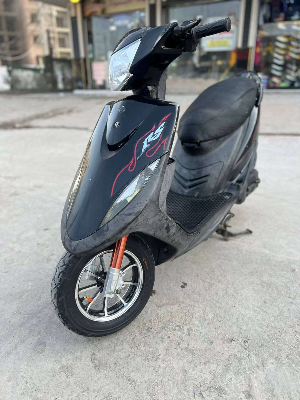 عدله ابلاديه ختم واحد النضافه ١٠٠ /١٠٠
بيهه صدر رياضي اصلي قزم 
بيهه وياله مشيف  كهربائيات كله شغال نكره سلف بكل وقت وهندر واحد 
واحله من الصور بلواقع الدراجه كاعده ومرتبه ابلاديه 
سعرهه ٧٥٠ وبيهه مجال حك جيه مكاني تقاطع درويش السيديه ***********
