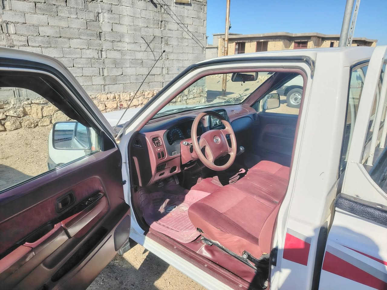 نيسان للبيع تك موديل ٢٠١٣ سونار مرفق بل منشور سعر ١٢٠ *********** توجد بل فلوجه
