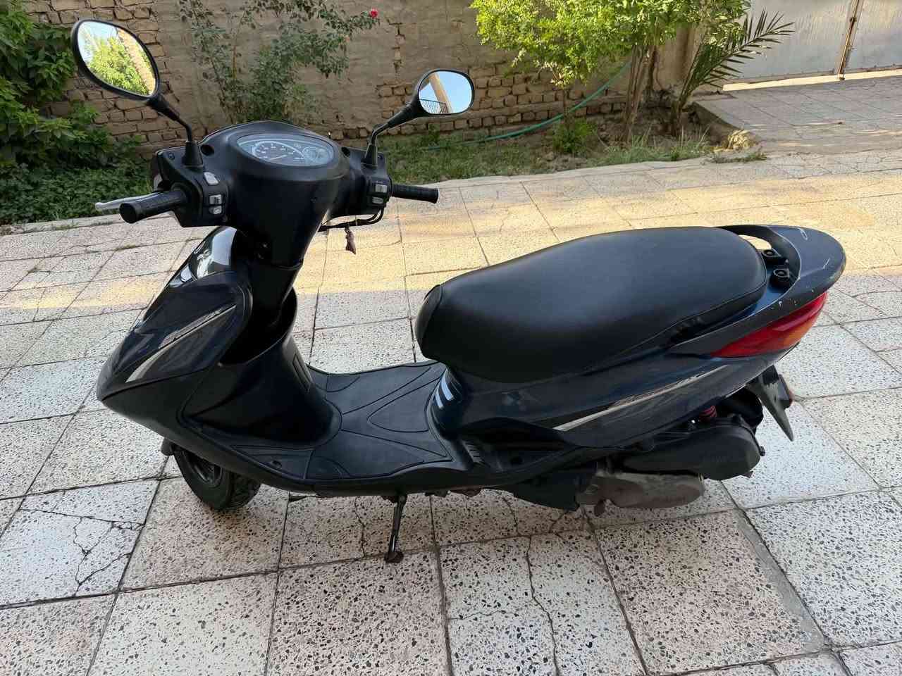 بريس نوزل
صار شهر من مطلعها مكينه جديده كهربائيات شغاله
 كلشي شغال بيها مكفوله كفاله عامه 
بمليون و100وبيها مجال للشراي 

‏‪***********‬‏ @إشارة
