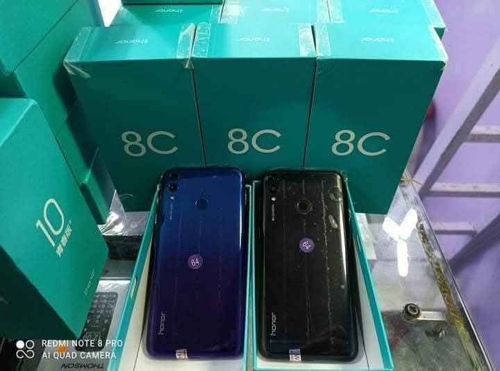 جهاز يحمل كل الالعاب وتطبيقات 
128▪️هونر 8C▪️
متوفر 🔺جملة🔺مفرد
سعر المفرد (( 65 الف ))
ذاكرة الجهاز 128 / العشوائية 4GB
🔹المعالج: ثماني النواة Snapdragon  
🔹الشاشة: 6.26 بوصة بدقة HD+
🔹البطارية: 4000 مللي أمبير
جملة لاصحاب المحلات 
يوجد توصيل كافه محافظات 
ضمان شرط فحص والاصلي
جملة  ومفرد 
يوجد توصيل كافه محافظات 
ضمان شرط فحص والاصلي
‏‪بغداد زيونه ربيعي مقابل مول دريم ستي 
للحجز راسلنا على خاص الصفحة او الاتصال على
اذا اتاخرت بالرد يرجى مراسله ع واتساب  أو اتصال 
***********
*********** بغداد, العراق
