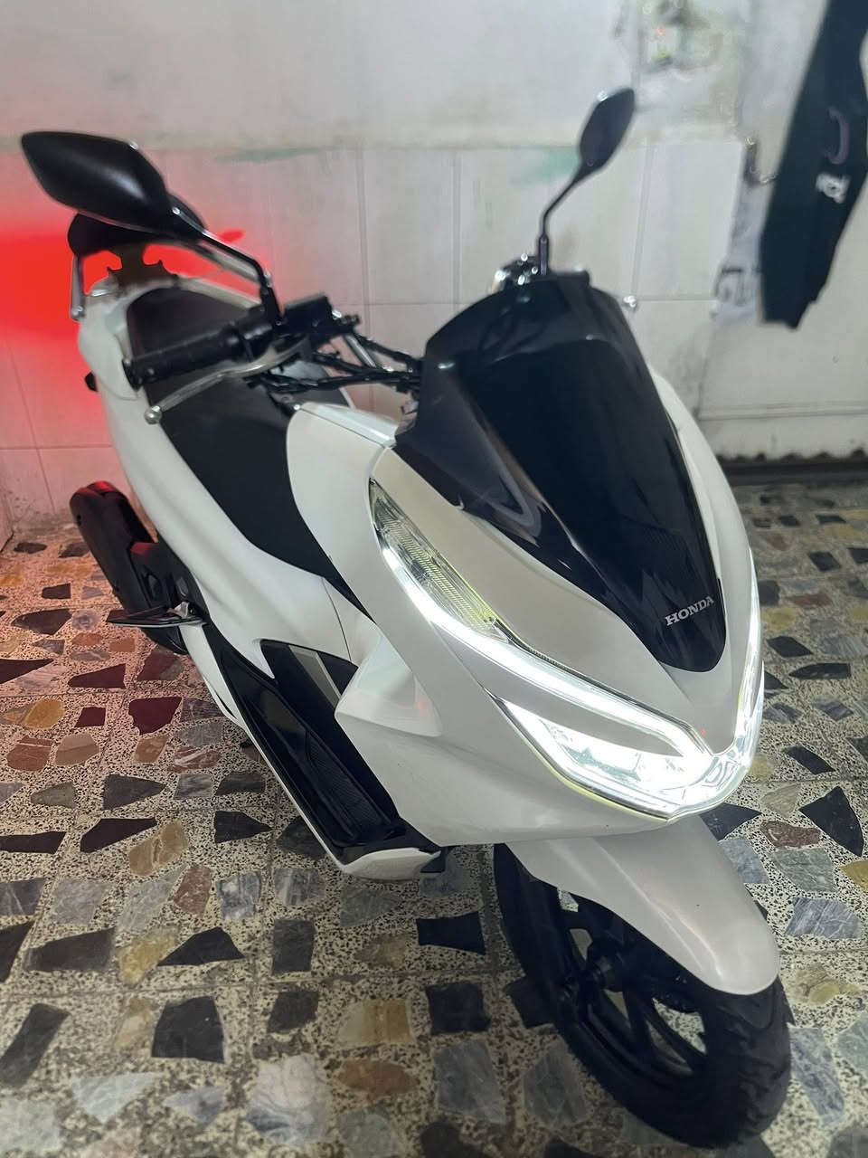 السلام عليكم psx جيل ثالث دراجة مكفولة كفالة عامة حساس زدحام A تدفئة بل يدات بصمه وسويج طوارى دراجة نضافة 100/100 مكاني بغداد الاستفسار واتساب***********💵✅📞
