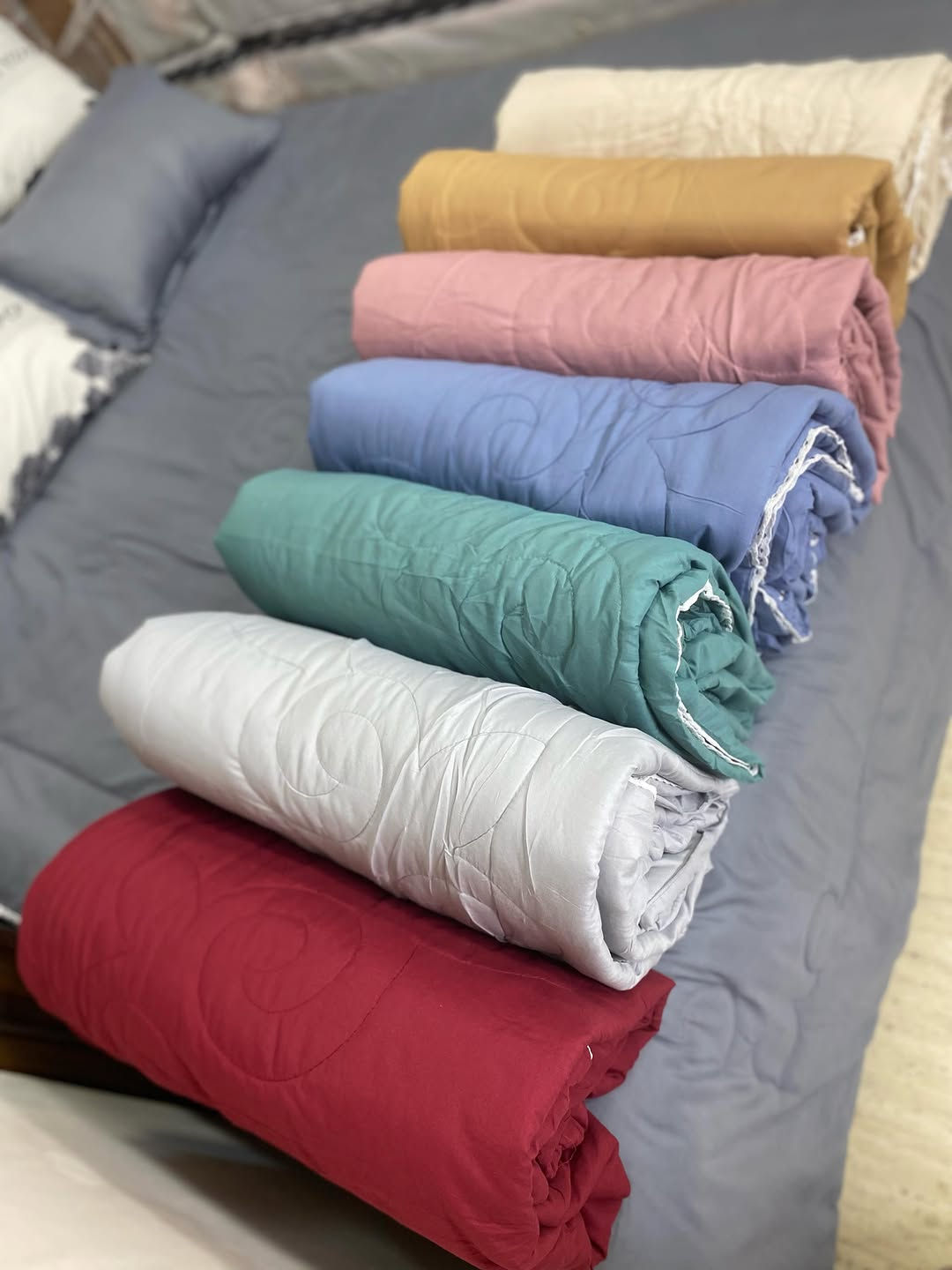 (بدون شرشف)
غطوه قطني نفرين مع 4 وجه مخده
السعر 15,000🔥
قياس 200*230


**إذا كنت صاحب هذا الإعلان وتريد حذفه لأي سبب، رجاءا أرسل رسالة إلى الدعم الفني**