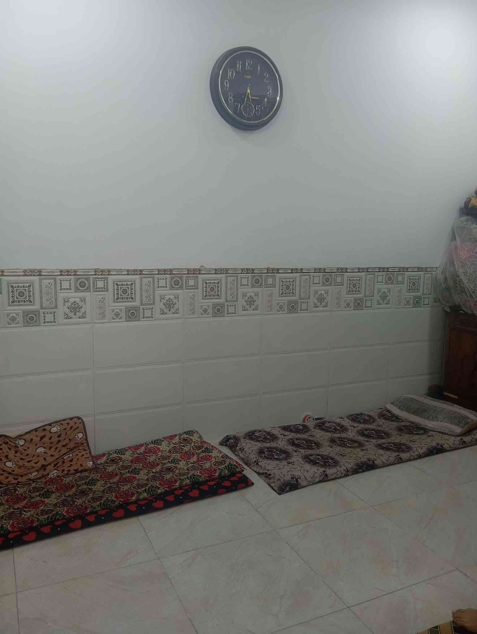 بيت للبيع منطقه حي الفرات قرب بانزين خانه حي النصر البيت  بناء حديث صارله 6 اشهر ماء كهرباء مجاري تبليط كامل خدمات مساحه 70 متر واجها 5 وربع ونزال 13 مثل ما موضح بلصوره طابوك رفت صب مسلح بناء  طابقين طابق اثاني ماكامل عوزه بس صبه زراعي سند ٢٥ ملك شخص وليس مملوك الدوله سعر 55 وبي مجال ‏‪***********
