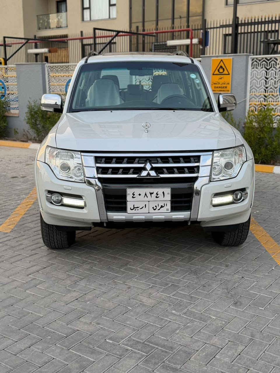 تحية طيبة 💙
 
باجيرو 2016 (حبتور ) فوللللل للاخير
السيارة مكفولة كفالة عامة لابارد ولا شخوط ولاصبغ 
مري شفط
كشنات كهرباء 
كشنات جلد 
دمامات 
اشاير بالمري
تحكمات استيرن
شاشه كامره
فتحه سقف 
حساسات
وباقي مواصفات الحبتور معروفه 

رقم شمالي بسمنة السيارة تحويل مباشر 
مكانها بغداد شارع المطار 
عارضها ب 178 قفل قفل 
***********-***********
مؤمل الاصيل بغداد, العراق
