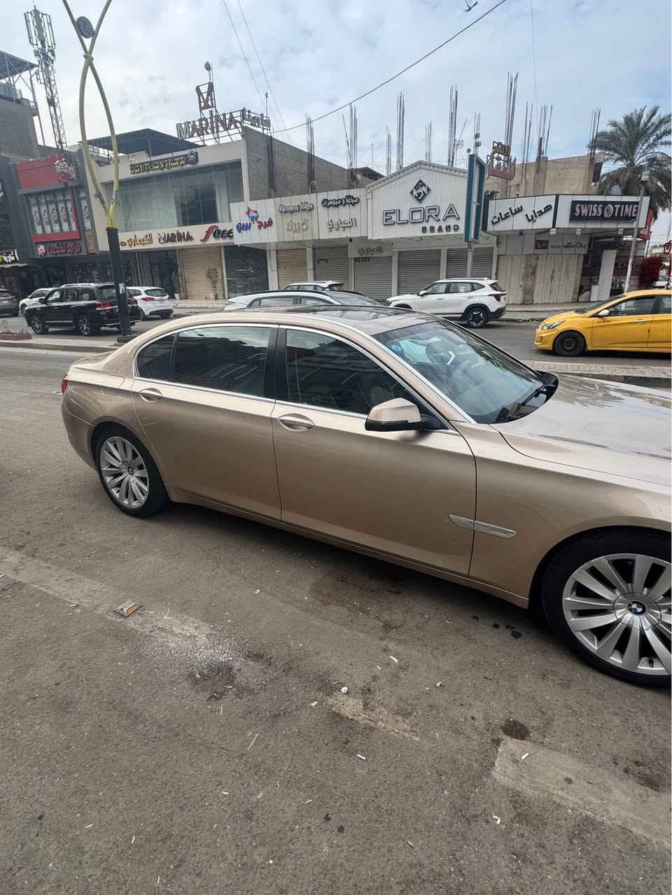 السلام عليكم ورحمه الله وبركاته      
 BMW 2014 f01 series 740Li خليجي
 جديد ومكفول مغلفه ppf حمايه
للبيع او للمراوس حسب الرغبة 
خليجي وكالة الغانم مكفوله لون مميز الوحيده ابغداد هذا اللون السيارة بيها فقط الجاملغ الأيسر انشخط وبدلته وكاله
مواصفات .ViP__LARG
فوووول لفولللل ماشيه 89 
✅ابواب شفط
✅جنطه شفط
✅حساسات امامي خلفي 360 
✅مري قلاب +شفط+اشاري ليزري
✅داخل مشمشي وضع الوكاله كشنات كهربائي تدفئه تبريد مساج تجاوي كهرباء 
✅كير كوبرا 
✅5بردات
✅زراك لايت 
✅لايت داينمك +زينون اصلي 
✅رادار
✅دشبول خلفي صاج
✅ماوس تحكمات 
✅دبل كير
✅سيدي جنجر 6 اقراص 
✅5بصمات ابواب لمس
✅كتلوكات رموندات شركه بيهة
✅مكينه كير حدادية وضع شركه شرط
✅تراي زيرو وهية وضع الوكاله 
رقم بغداد مميز الجديد بأسمي تحويل بنفس اليوم 
سيارة جديده ولاتقارن بالبقية مكانه بغداد 
للتواصل 
*********** بغداد, العراق
