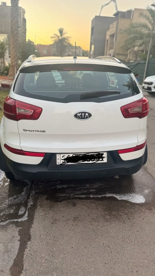 سبورتج ٢٠١١ خليجي فول مواصفات بانوراما محرك ٢٤٠٠ / المكانات المأشر عليها بارد بدون تكحيل وبيها نص باب خلف السايق صبغ اثر طخة ستوتة  .. مسويلها ادامة كاملة على ايدي  / ماشية  159كم قابلة للزيادة .. رقم الماني جديد وسنوية لحد 2030 وباسمي والسعر ١٣٠ $ .. اتصل او راسل واتساب *********** وبيك حيل وادلل بالمعقول مكاني بغداد الرصافة .. شكرا جزيلا
