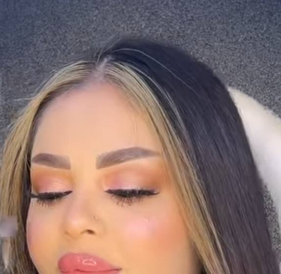 صالون ابتسام السوريه العنوان حي الجزائر شارع الخدمي مقابل مركز ابن البيطار التخصصي جنب مكتب الإبداع للعقار الحجز خاص او رقم الوتساب ***********
