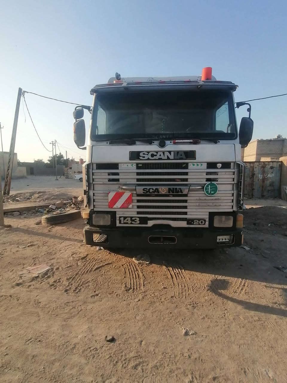 السلام عليكم مراوس بيكب فلاونزه
أو للبيع
سكانيا ١١٣ رقم بصره ألماني سنويه ٢٧
محرك ١٢ ونص لا صرف والبخار
كير ٩٠٠ مجموعه كتر ١٩
قماره مامصبوغه بلاد تبريد بلادي شغال
دواخل جديده
بدي جديد
تايرات جدد
السعر المطلوب ٢١٠
تحويل مباشر
السياره بيهه تطواله بنص السمجه
العنوان البصره الزبير ***********
