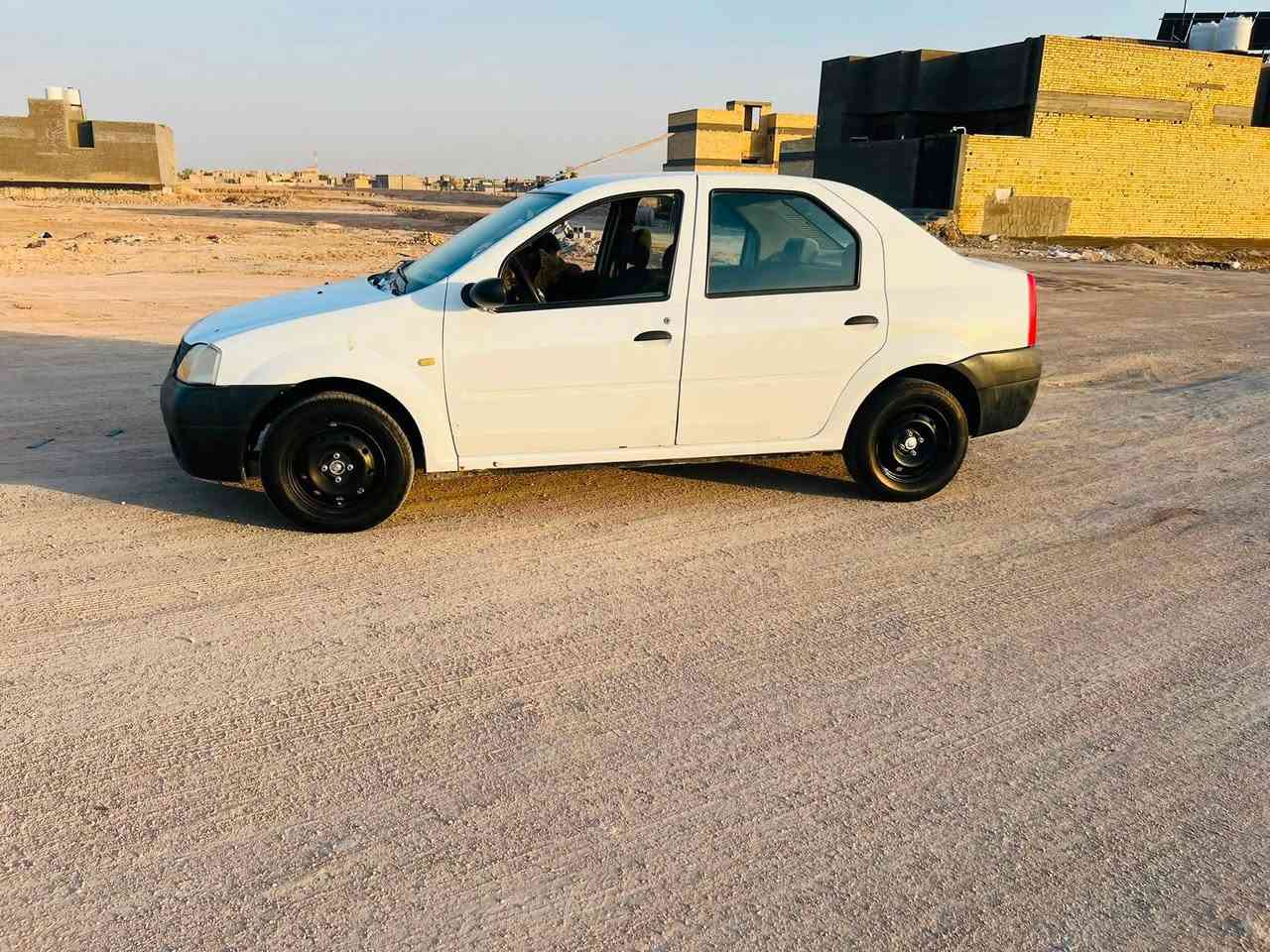 رينو لوكان موديل 9 رقم مثنى إنكليزي بسمي سياره مكينته تنقص ودخن حداديه جديده تايرات انظاف تبريد شغال سياره مكفوله من الظربه دواخل جديده بيها خياسات بل اطرف بيبان السعر 37 وبيه مجال ‭***********‬
