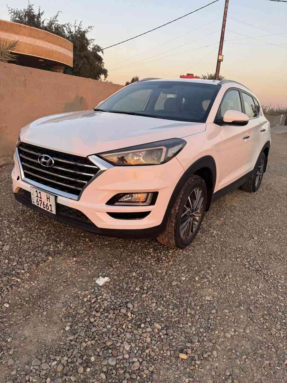 السلام عليكم
توكسان 19 خليجي
مكفوله عام
بصمه كرسي كهرباء 
أنظمة قياده
حساس امامي خلفي
وبعد بيها مواصفات 
ماشيه 88
رقم بغداد بسمي 
مكاني بغداد قرب مجمع بسمايه 
سعر 198
***********
