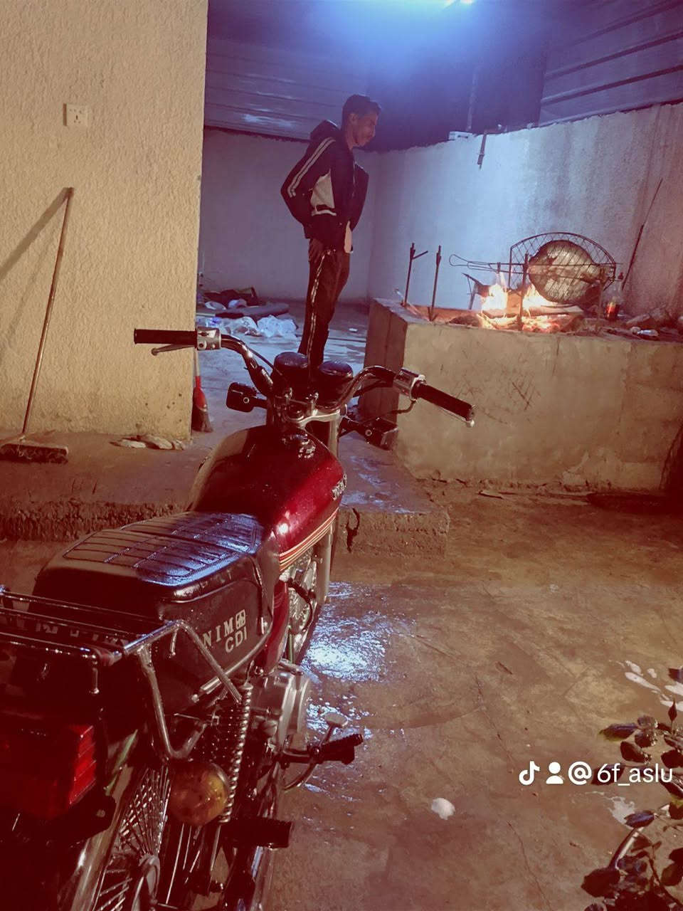 سلام عليكم شباب دراجه نامه موديل 2023 دراجه اوراقها ضايعه اكفلك عشارين او بل يعجبك دراجه معروضه اب 550بيه مجال حك لاجيه الله شاهد دراجه على ايدي ما متعوبه تجي وتشوف بعينك (***********) جسر دياله القديم
