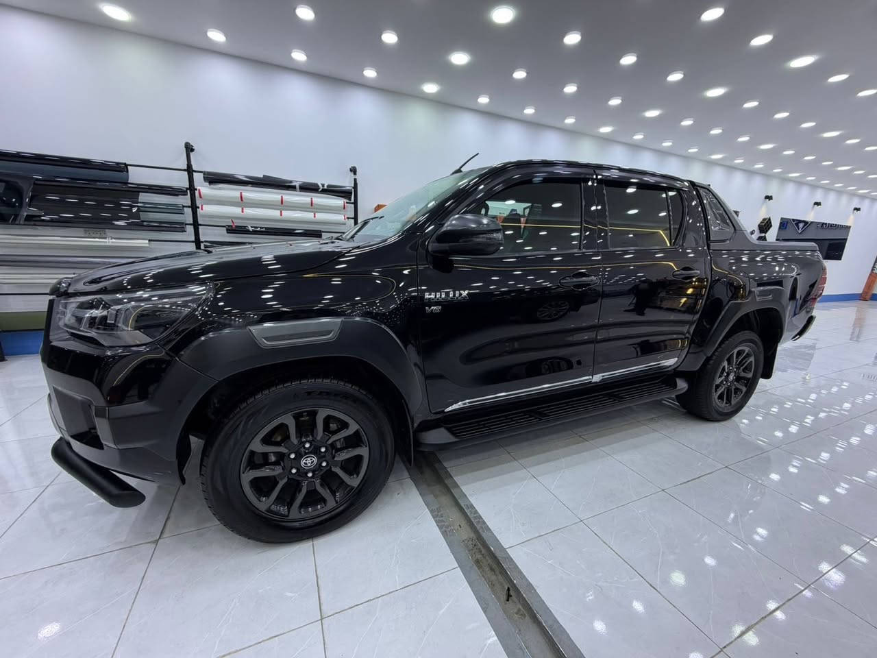 � تويوتا هايلوكس أفنجر 2021 🔥
لون أسود ملكي – سيارة مميزة جداً

✔️ ماشية 130 ألف كم
✔️ مكفولة (كفالة سارية)
✔️ مغلفة بالكامل داخل وخارج
✔️ نظيفة جداً وما تحتاج أي صرف
✔️ استخدام شخصي ومحافظة عليها
رقم السليمانية 

📍 المكان: صلاح الدين – قضاء الدجيل

📞 للاستفسار: ***********
