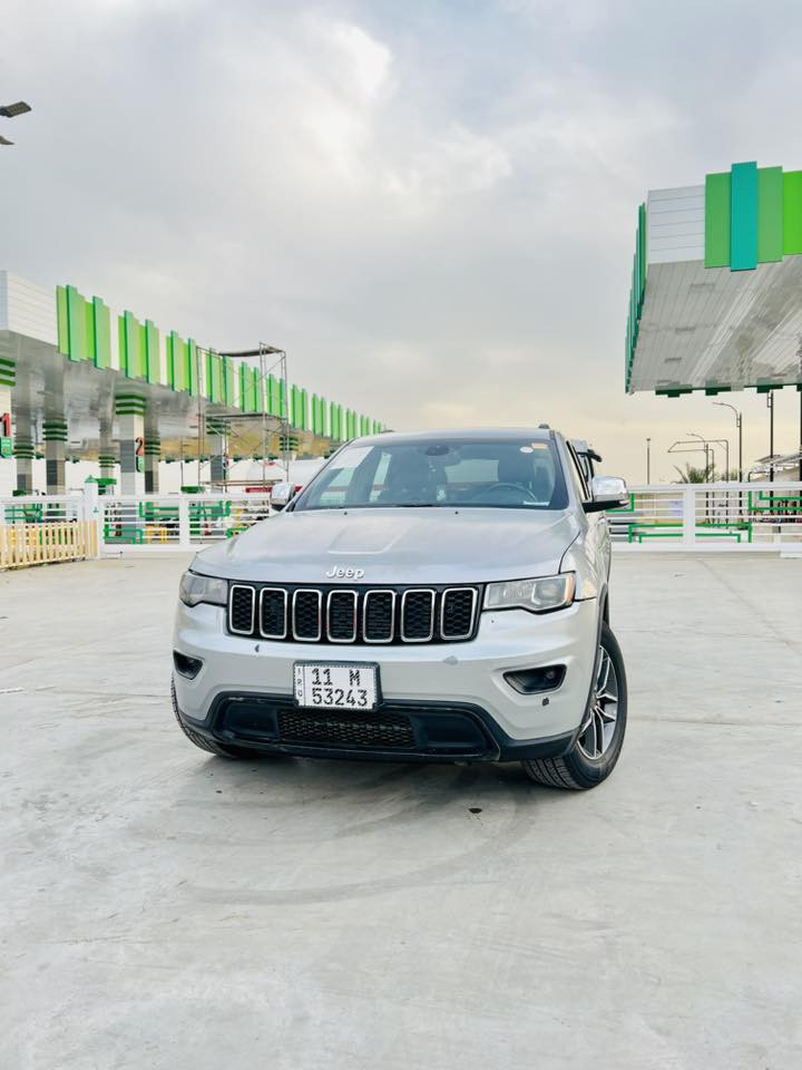 السلام عليكم
جيب موديل 2019 لمتد فول عدا الفتحة
 بيها ٣ قطع صبغ جاملغ وبنيد وصبغ ربع جاملغ خلفي اثر شخط 
سيارة جاهزة من كلشي 
للاستفسار ***********  
مكاني بغداد حي اور
