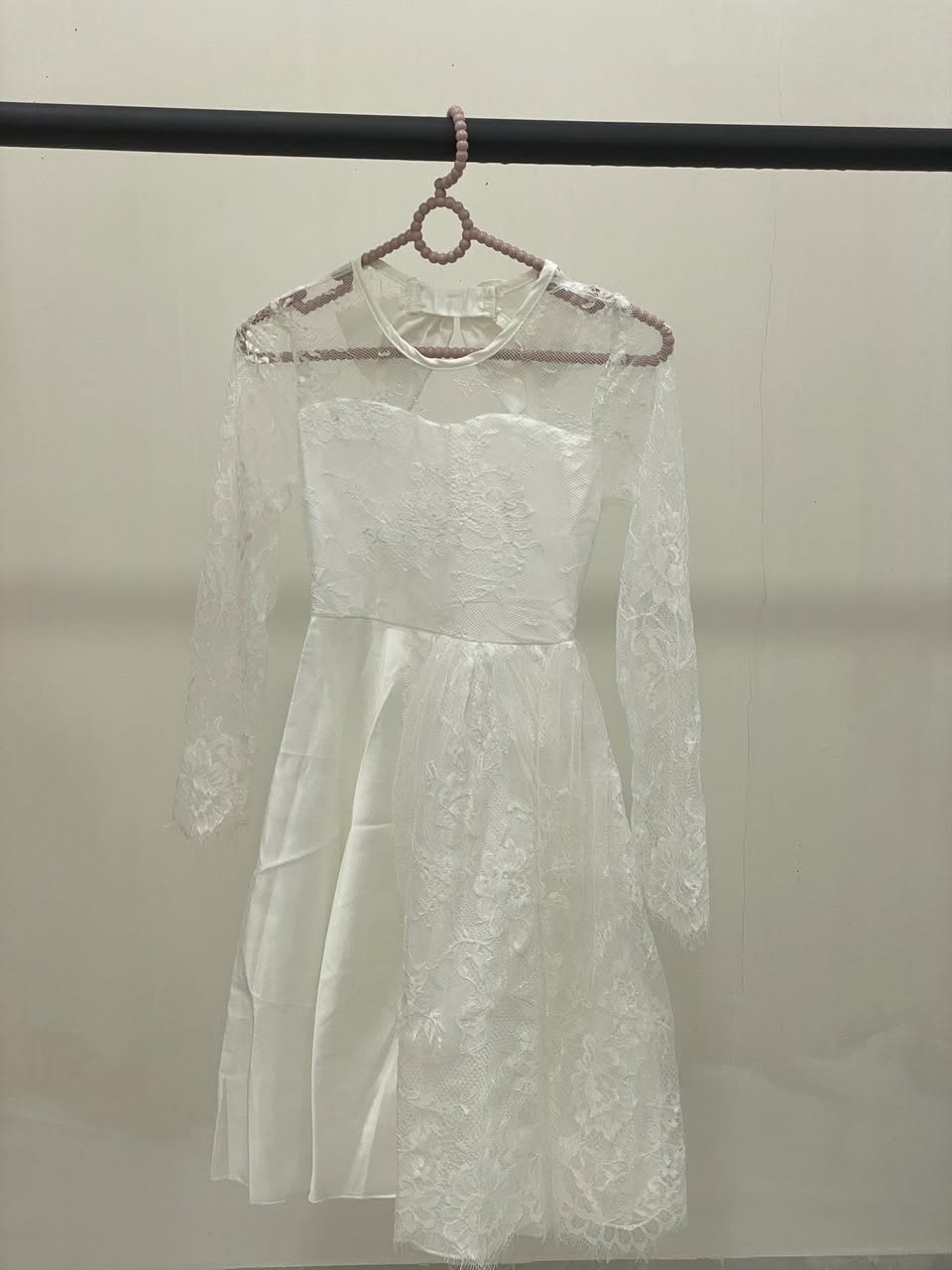 السلام عليكم 
مجموعة فساتين حفلات واعراس 
💫✨💖

تفاصيل القطع مكتوبه بقناة التلي 
https://t.me/hz_s_tore

التواصل رقم الواتساب : ***********

حساب الانستا: hz_s_tore

سعر كل الفساتين على 8 الف
