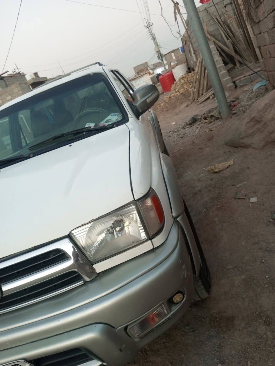 سلام عليكم سياره للبيع تيوته فورنر موديل 2000 كير مكينه خير من الله مكينه 3000 سياره بسمي رقم نكليزي سنويه لحد 2030 مصفره غرامات تبريد ثلج مكان واسط مركز مدينه حداده ستوني مسويها 
السعر 70 وبيها مجال شي قليل 

رقم التليفون ***********
