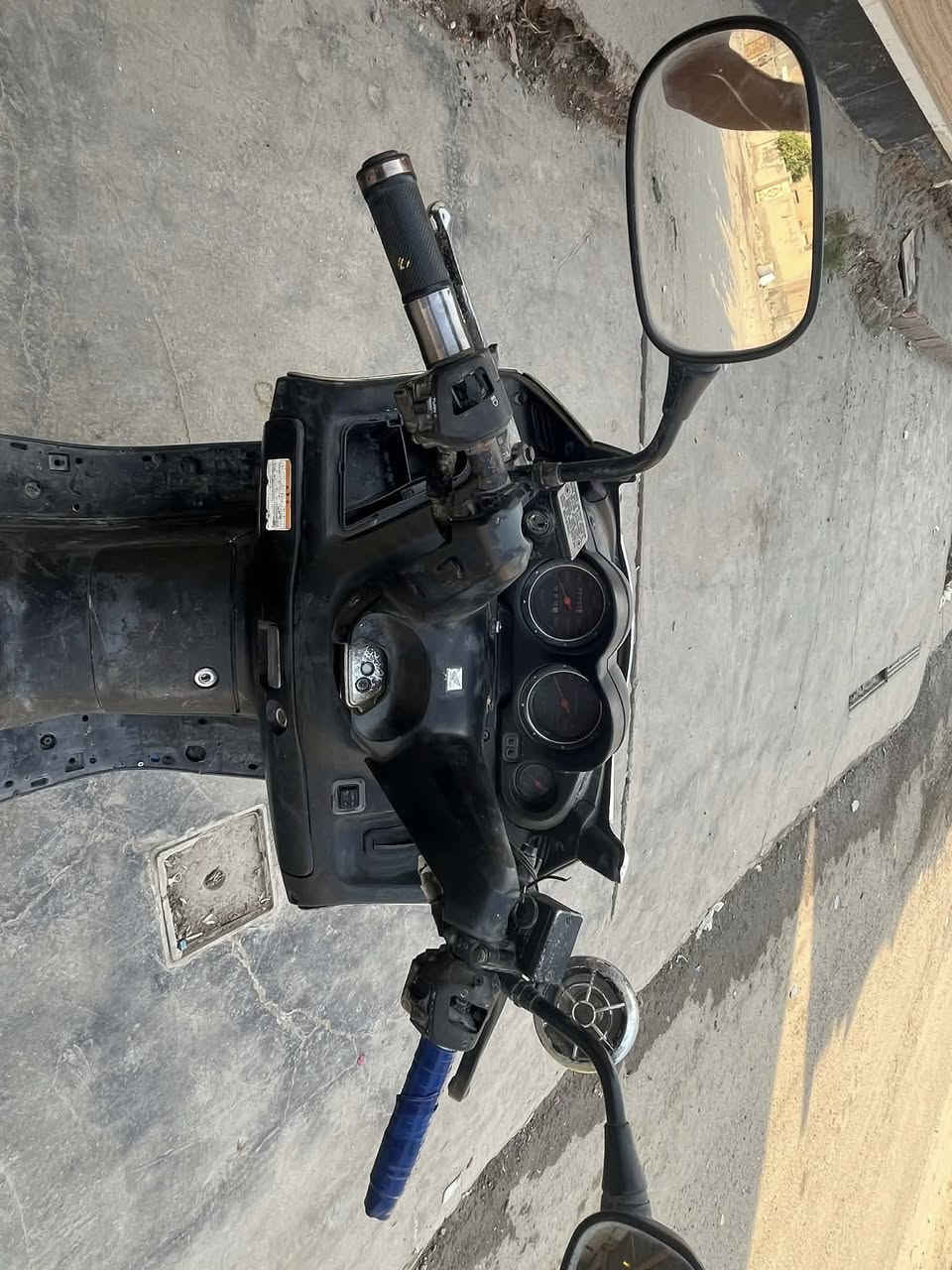 فورزه 06 للبيع نكره سلف او مراوس بس يرادلها ترتيبات نقص فج خلفي العنوان المقدادية الرقم *********** السعر 300 وبيها مجال
