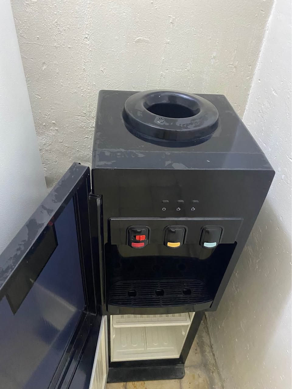 براد نوعية الحافظ جديد نضيف نضافه 100/100 ممستخدم قليل درجه اولى باب اول السعر 150 مكاني بغداد الغدير ساحة ميسلون قرب ابو رحمن Colombo, Sri Lanka


**إذا كنت صاحب هذا الإعلان وتريد حذفه لأي سبب، رجاءا أرسل رسالة إلى الدعم الفني**