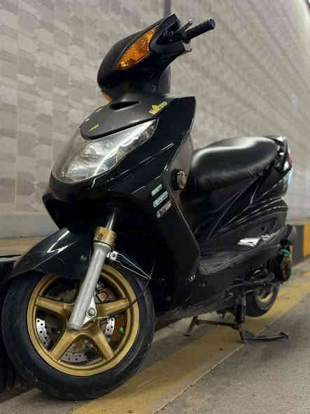 سلام عليكم شباب 
دراجه سكنس فحل نوزل خطين 
مكفوله كفاله عامهه 
دراجه مزوده من بره 
بيها يدات رياضي 
تعلاكه رياضي 
صالنصه رياضي
ملقط صوندات رياضي 
قطره اكسل رياضي 
كلجات رياضي امامي خلفي 
دبلات خلفي رياضي 
بكلايت نحله اصلي 
ملاحضه مراوس فقط (جبلي حسب لقناعه وبدون نطايح)***********
