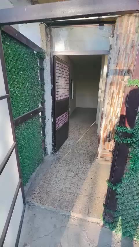 يوجد لدينا منزل🏠 للايجارالمساحه50 متر 
الموقع: الخارجيه مكان جدا هادئ وموقع ممتاز + محتوياته: غرفه/صاله/مطبخ/حمام + الخدمات 
السعر***********
تصوخاص
