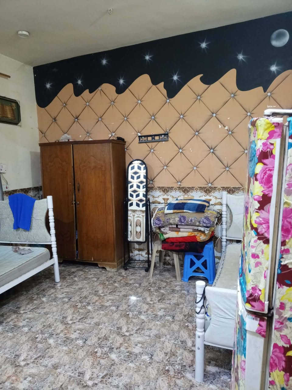 السلام عليكم
بيت للبيع زراعي المساحه ١٠٠ متر العنوان بالسده حي النصر الاول كاع بيت سهر قرب مولدة زياد على الشارع العريض البيت كلش نضيف تفاصيل البناء رباط ارضي بناء بلوك والسكف صب البيت طابقين يتكون الطابق الاول من غرفه + صاله كبيره + مطبخ + صحيات / الطابق الثاني غرفه + بيتونه السعر المطلوب ( 33 ) مليون وقابل لتفاوض الاستفسار اكثر / *********** // ***********
