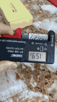 شاحنه سمارت ٤ بطاريات شاشه
بغداد م الصدر
السعر ١٠ لاف 
***********
مع فاحص نسبه شحن بطاريه متعدد
السعر ١٠
آلاف
