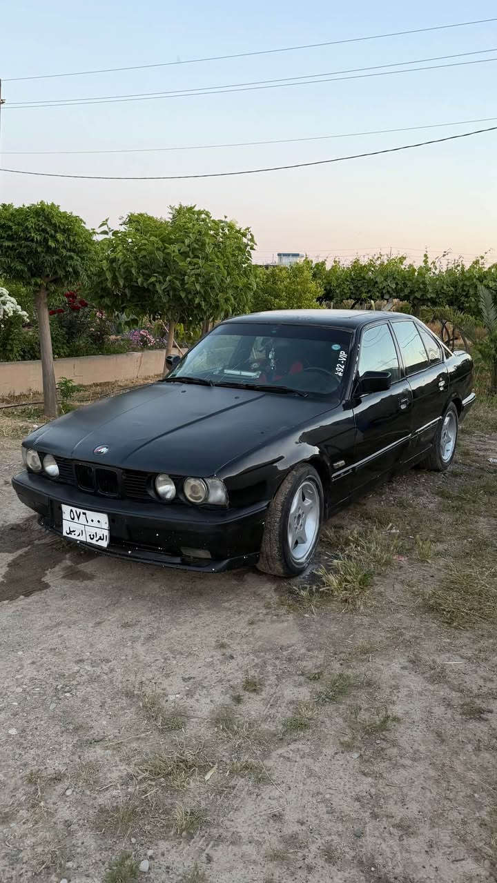 سلاوي خواي گه وره تان لي بيت بيئيم موديل 1991سياره كه فوله به س گير عا ديه سيلايت دوو جام كاره با گيرو مه كينه به شرت مو سو برانه وه به شرت اولياته به ناو نا كري به شرتي حدزو كيشه ي مه ده ني گورينه وه ش ده كم به شتيك به دلم بيت ***********ته له فون شقلاوة, أربيل
