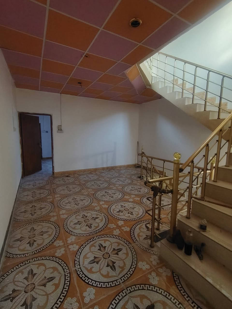 ياالله اسعد الله اوقاتكم بكل خير احبتي طابقين
يتوفر دار سكن طابو زراعي عراقي سند 25 وكالة ونسخه من الطابو ومكاتبه العنوان ابو الخصيب جامع الشهيد طه كلش قريب عله السايدين الداخليه
#المساحه المساحه ١٠٥ متر
#الطابق الأول يتكون من ديوان وصاله ومطبخ وصحيات داخليه وخارجيه وكراج سياره 
#الطابق الثاني غرفتين منام وصاله
بناء فرمستون وبلوك
#السعر ٧٠ مليون قابل للتفاوض 
#للاستفسار اكثر اتصل ***********
