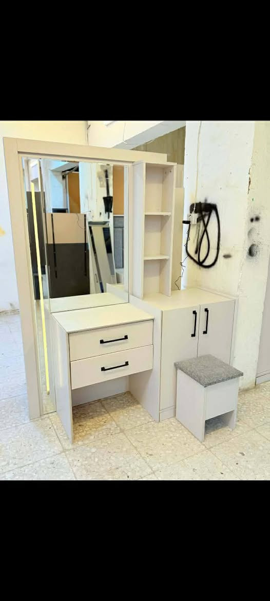 ✨ غرفة تركي 🇹🇷 اصلي صبغ حراري9قطع
نظام أبواب  موديل حديث 
سرير مخزن عملي
 ضهر بلوك
 قماش وتر بروف أصلي
✨ نظافة 90/💯
السعر  / ٩٠٠ عرض خاص 
شد ونقل مجاني داخل بغداد
 توصيل للمحافظات بأسعار رمزية
للحجز اخذ سكرين وتفضل وات ساب ***********
