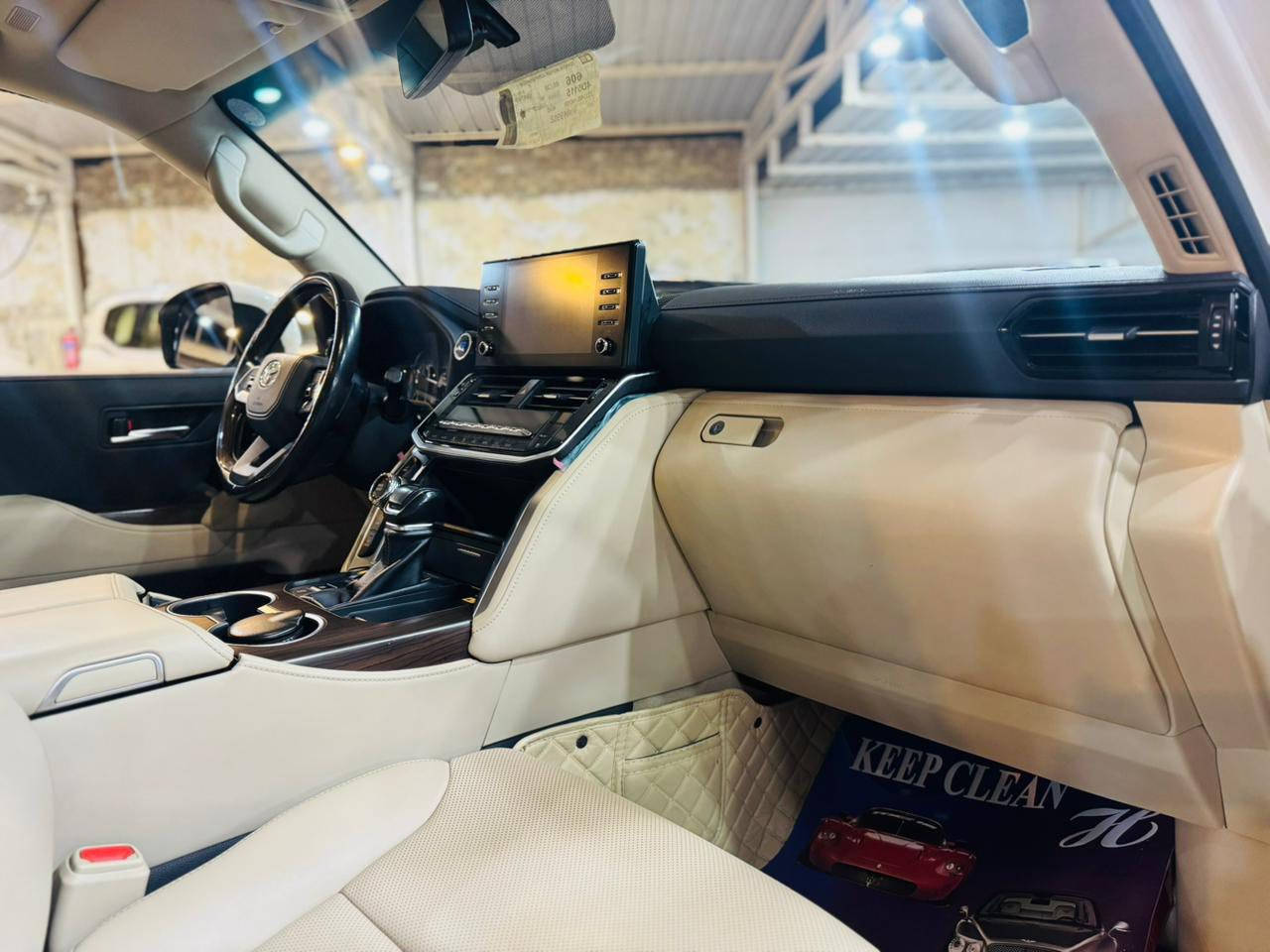 لاندكروز 2023 Gxrساز ام الضمان limited
فول مواصفات 
1-فتحة 
2-تبريد كشنات 
3-كراسي كهرباء 
4-كراسي تبريد 
5-كامرات عدد 4 
6-جنطه شفط 
7-زراك لايت 
وباقي المواصفات المعروفة 
السيارة كفالة عامة 
ماشية 42 
مكان السيارة نجف 
الاستفسار ***********
