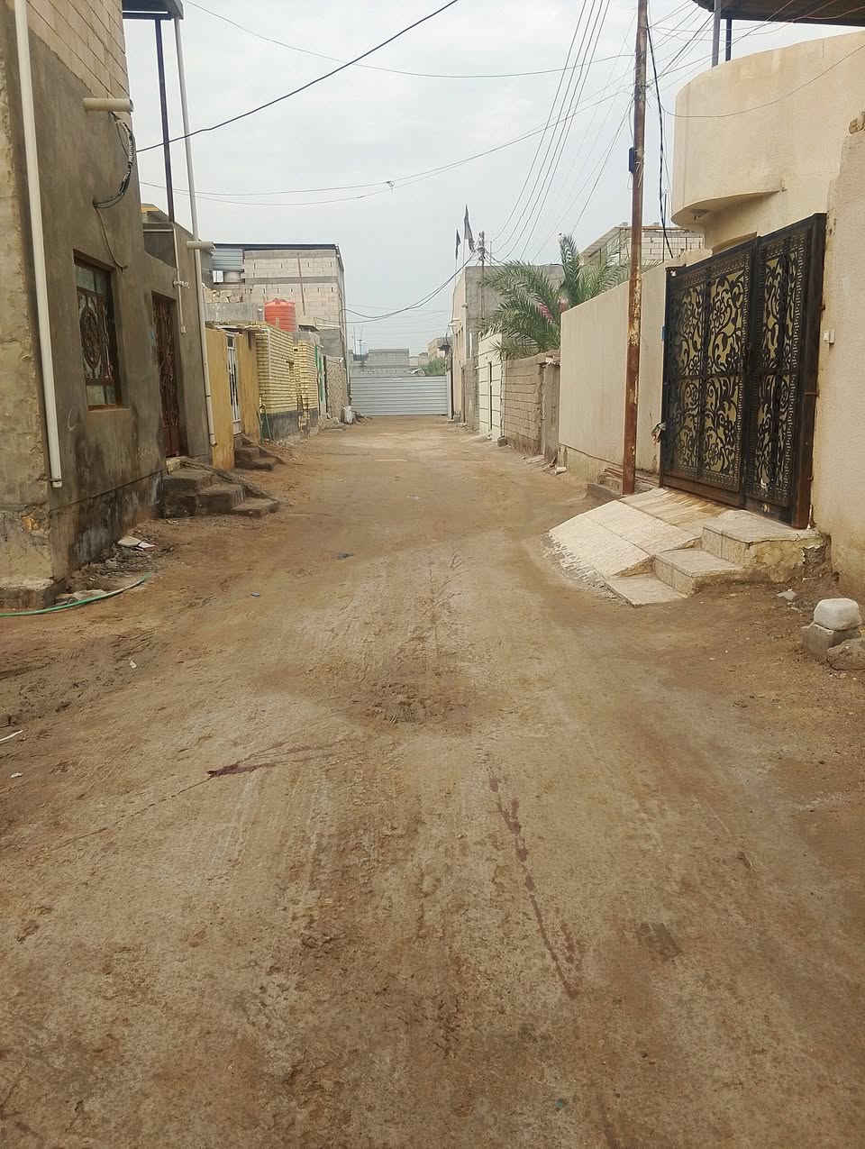 السلام عليكم قطعه للبيع مساحه 100متر طابو زراعي عراقي واجه 7متر كل الخدمات متوفره العنوان ابو الخصيب دورت ام ازباله سعر 21مليون وبيه مجال قليل ***********
