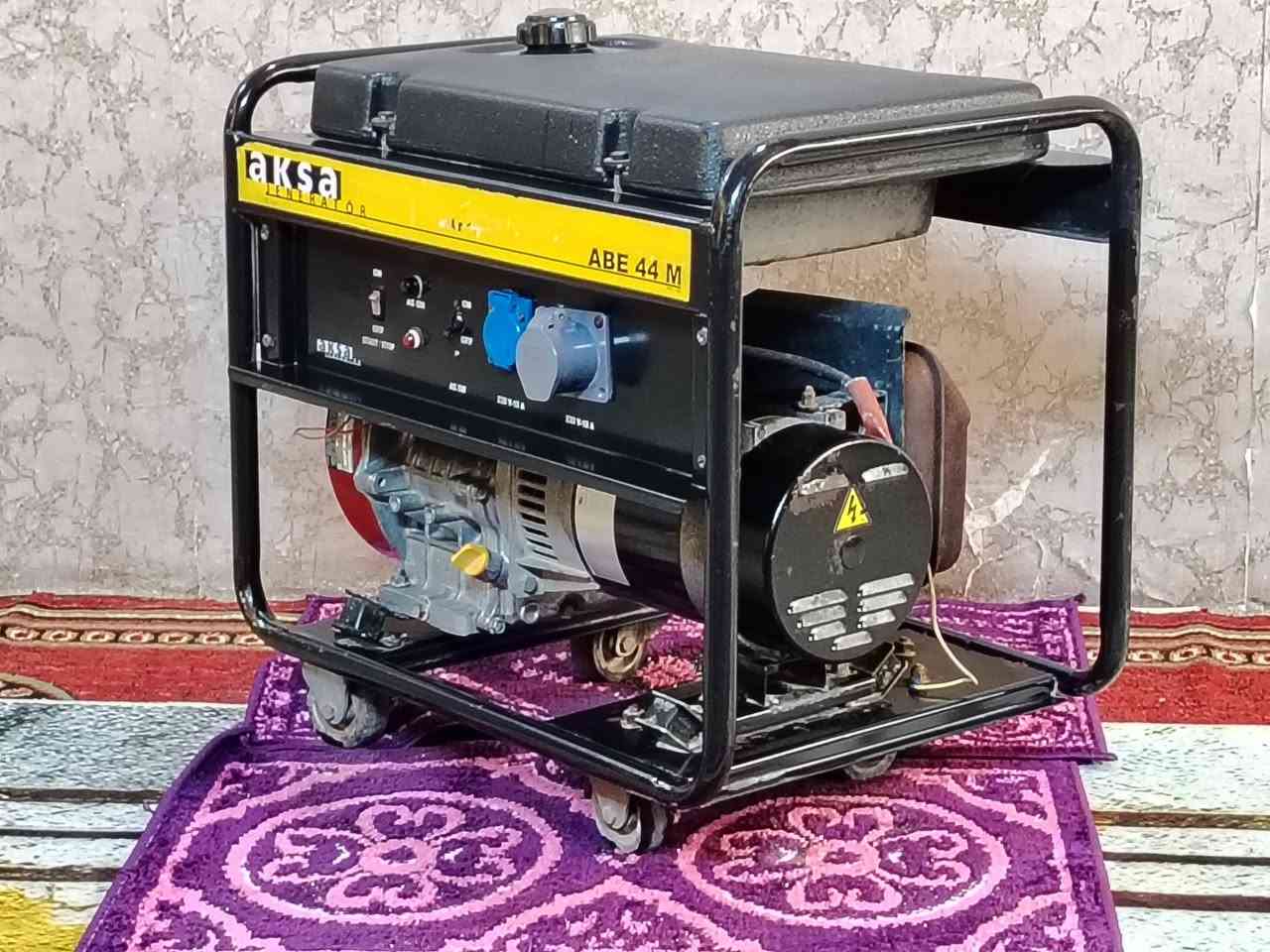 مولده اقصى ياباني اصلي ١٦ امبير ملف نحاس ستلام الاسواق المركزيه نضيفه كلش ما داخل تصليح ابد بعدهي عله وضع الشركه شغاله وعل فحص السعر ٢٥٠ الف هاتف ((***********)) ((***********)) الكورك بي واتساب يوجد خدمت توصيل العنوان بغدا د تاجي
