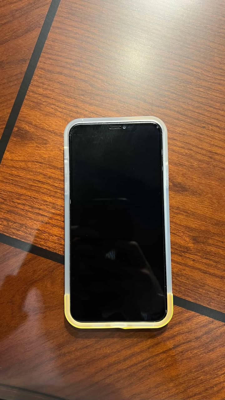 السلام وعليكم عندي ايفون 11برو ماكس للبيع 375او مراوس حسب القناعه جهاز يبخل فول سلس ذاكره 256 مبدل بطاريه وشاشه ثنينهن اصلي تفصيخ  
 مكاني بغداد دوره ***********
