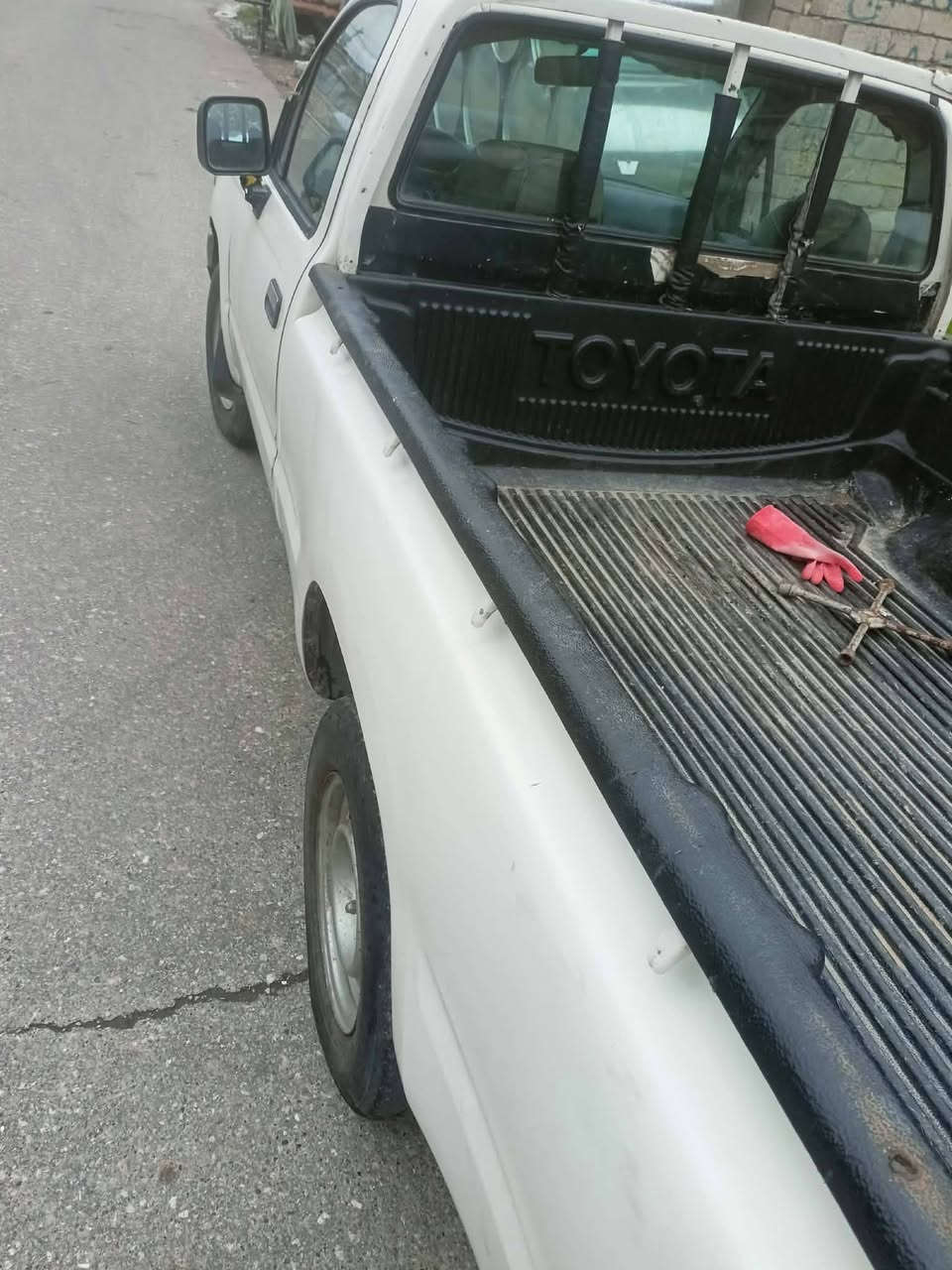 تيوته فلااحي 98 رقم مصطره شرط التحويل مكفول كفاله عامه 60 وبي مجال
***********
