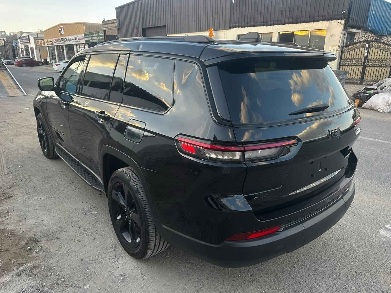 جيب (2024) شكل جديد .
تبديل باب عكس سايق صبغ نص القمره فقط والباقي كفاله فول موصفات 
(بلاك توب ) (6سلندر _7) راكب بصمه فتحه داخل كنتاره وجلد تشغيل عن بعد صندوك كهرباء 3قطع تبريد 
سعر (225) 🔥واصل بغداد مرقم موعد وصول (7) ايام 
((***********)) بغداد الزعفرانيه
