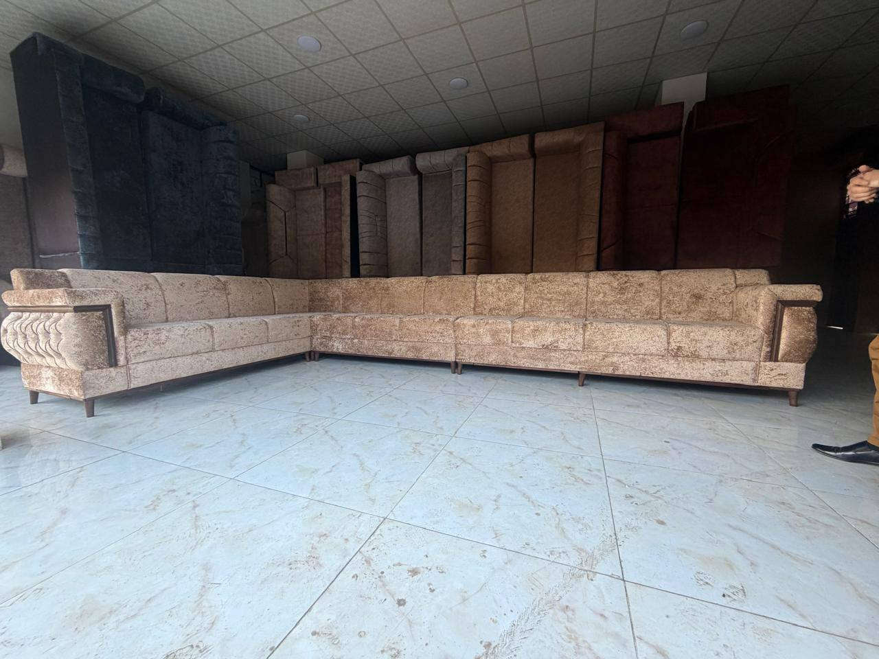 السلام عليكم عيدكم مبارك اخواني الاعزاء اليوم من دوشمت عامر للقنفات اليوم توفر عندنا فصال كافه الديوانات المودرن والكلاسيكي والزان وجميع الفصالات الاخرى للفصال خشب روسي مقعد بلوك تفنش مميز ثالث مقعد اسفنج مميز اول واذا عندك قديم هم نعيد لك نظامه حسب جوده الخشب اللي عندك باسعار مناسبه جدا للفصال وللتجديد🛋️ وهاي ارقامي للي يحب يتواصل
🛋️*********** 🛋️
🛋️***********🛋️
