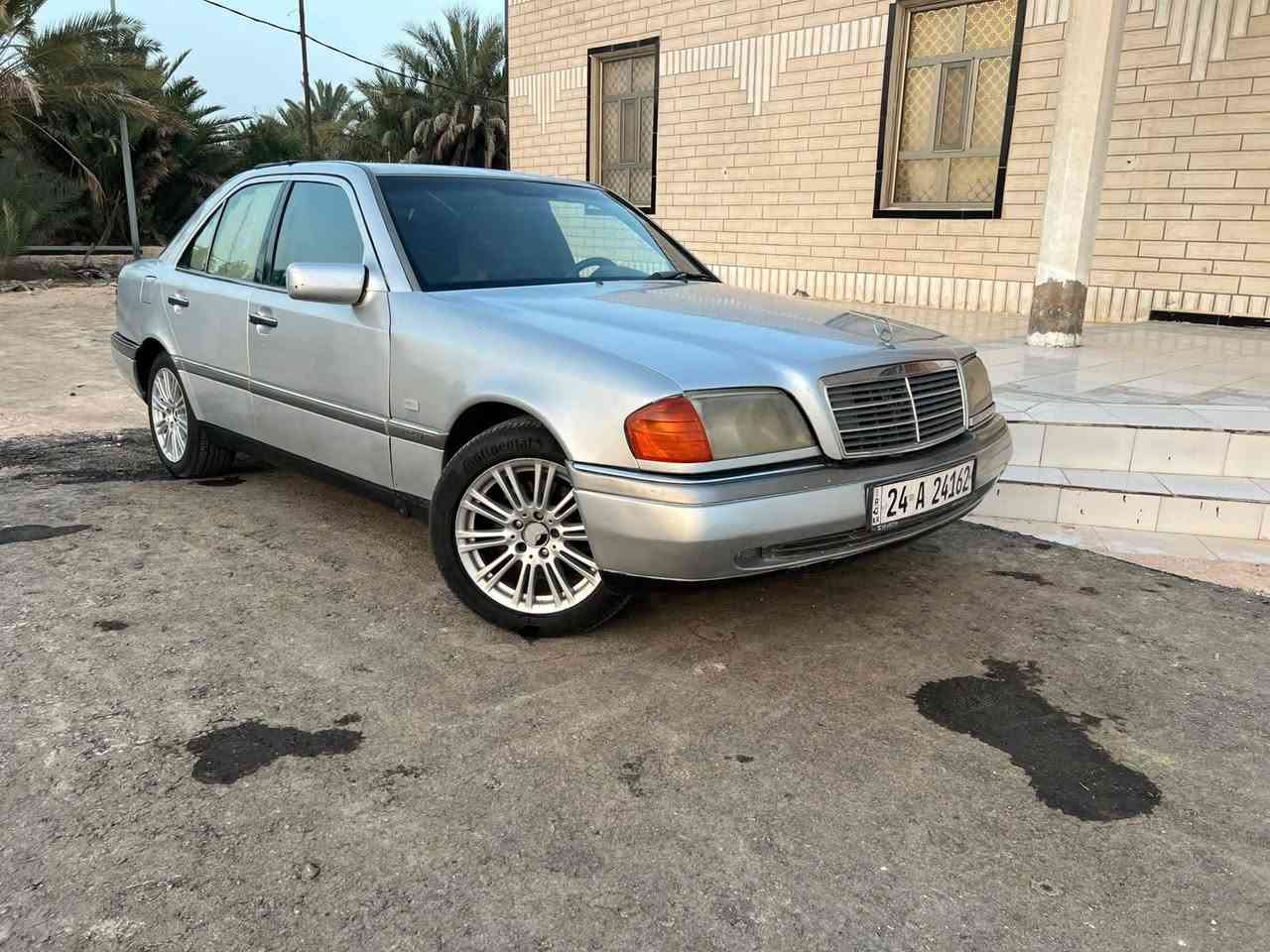 سلام عليكم مارسدس بنز نوع 230 سياره جاهزه بل كامل 
تخم تاير جديد = حداديه جديده = كهربائيات بل كامل شغاله = اضأه زنون عالي وناصي= سياره متعوب اعليه 
رقم دهوك شرط المداور تشتري داور كبل مكينه 4 سلندر بلاد صافيه عله اخر حبايه مكاني المثنى رقم الموبايل  
 *********** سعر مناسب مقارنت بنضاف سياره سياره جام اوتو سستم سماعات بلوتوث وشاشه اندرويد وكامره سعر 58 وبي مجال

