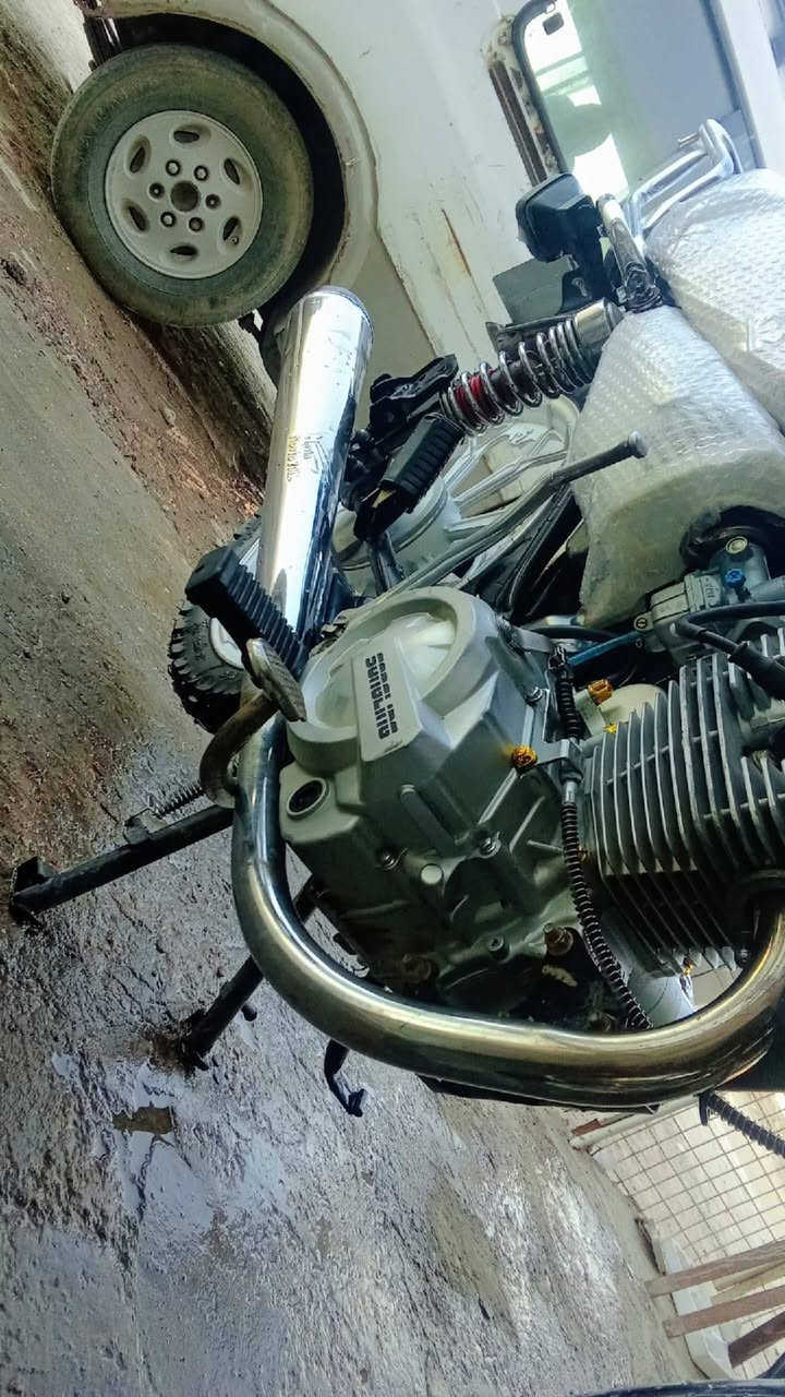 السلام عليكم اخوان سيفان موديل 2025اوراق اسكنر محرك 200 دراجه خير من الله بصمه ريمون تشغيل عن بعد جهاز انذار مكان حله مركز السعر 725بيع مستعجل للستفسار ***********
