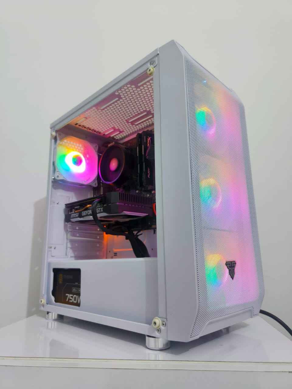 Pc gaming 
موصفات 
Ryzen 5 2600x
Msi GTX 1660SUPER 
16GB RAM 2400MHZ
500GB SSD 2.5"
750W GOLD modular
B450M
WIFI

يشتغل لعبات gta 5, call of duty, battlefield او فورت نايت وا جميع الالعاب 

متوفر توصيل جميع محافظات العراق 🚚

تواصل واتس اب (***********) كربلاء, العراق
