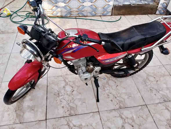 دايوان عضم موديل 18 دراجه نضيفه ومرتبه وحلوه

مكينه مكفوله لاتنقيص لاتبخير شلعه ومعدل خير من الله 

اوراق اصولي اصولي مدفوع كمرك يعني جاهزه للترقيم

سعر 700 ومجالها حك الجيه 

مكاني بابل مسيب شارع التجنيد

رقمي ***********
