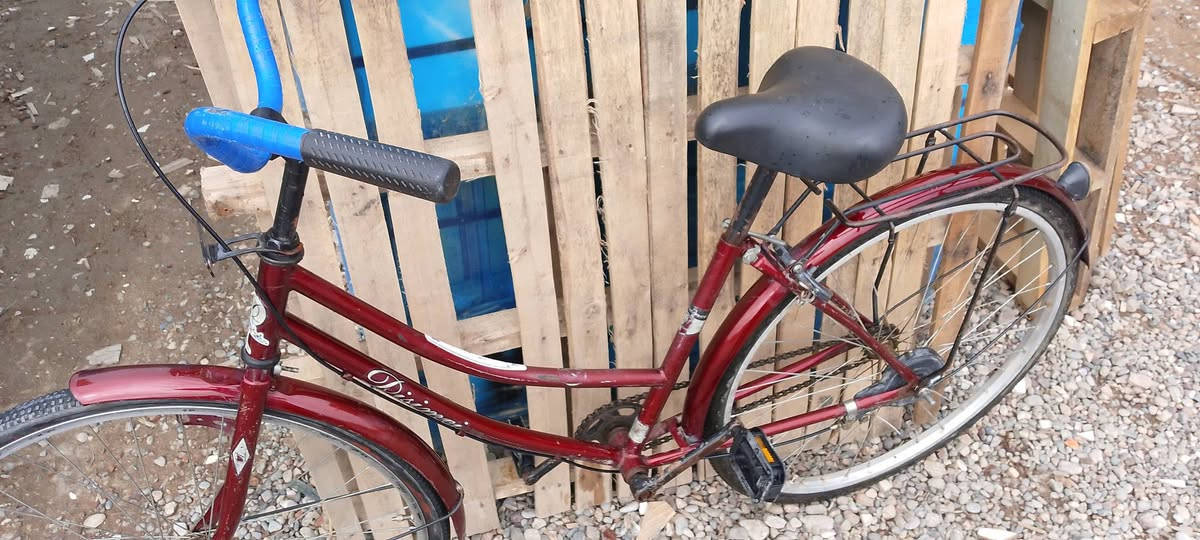 بايسكل حجم 26 للبيع 60الف بي مجال ***********
