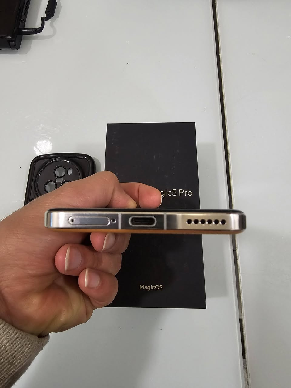 هونر ماجيك 5 برو للبيع ذاكره 256 سعر 540 وبي مجال ***********
