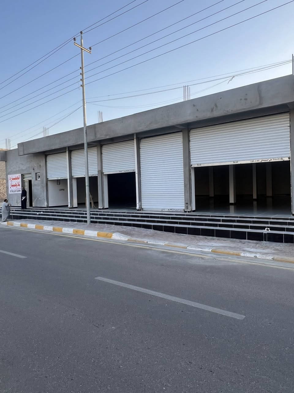 السلام عليكم 

بنايه للايجار الموقع حي الحوز شارع 30 الداخلي قرب جسر الحوز  وكورنيش الحوز مساحه البنايه الكليه 600 متر الواجه23متر.  النزال 25 متر.  

الاستفسار هاتف 

***********
***********
