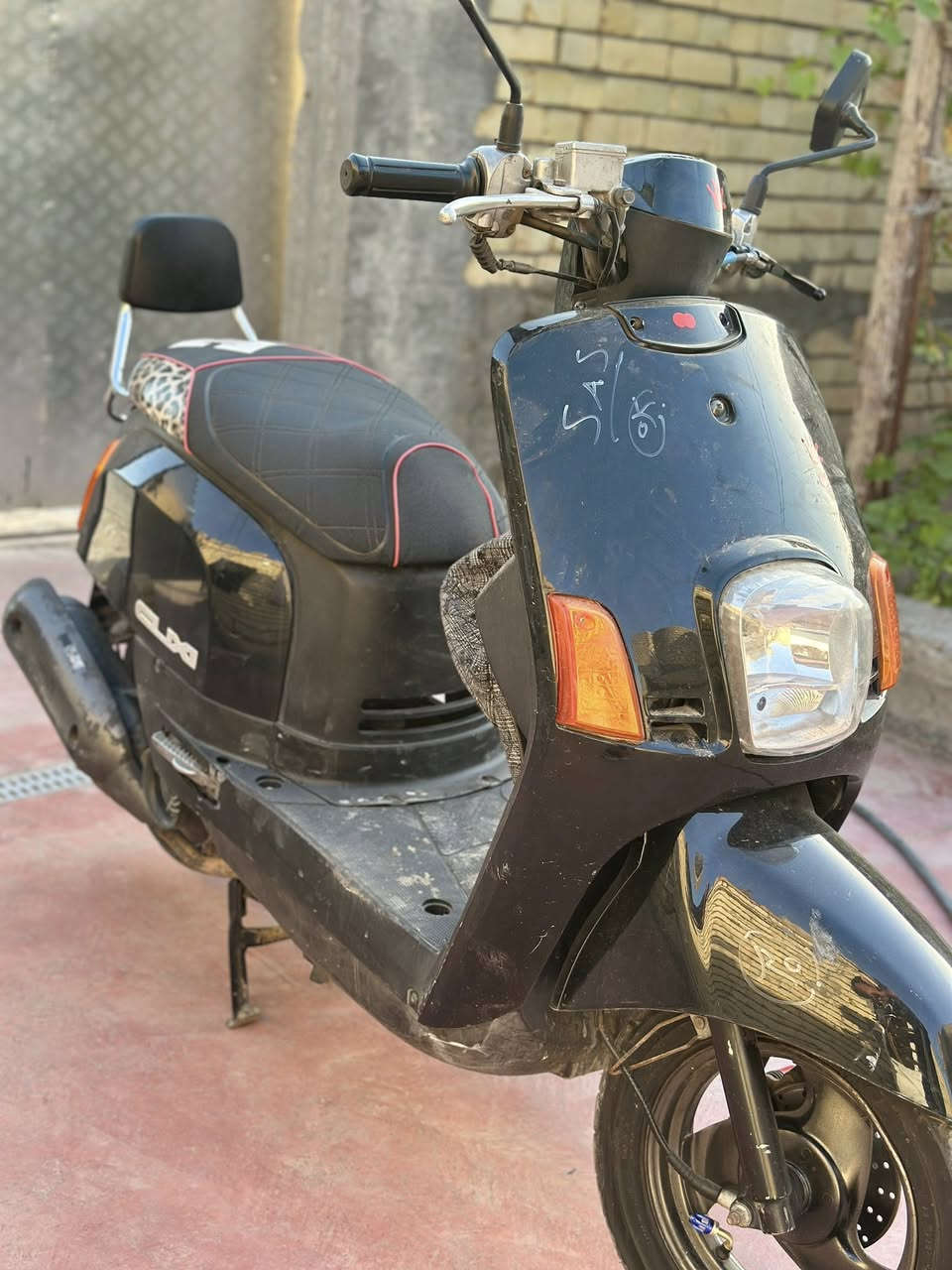 بوليس للبيع كابريتر 550وبيهة مجال التفاصيل ***********
