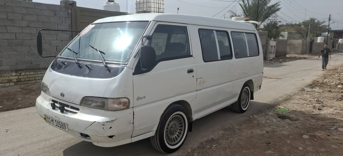 كيا هونداي كصير 11 راكب
موديل 95 مكينه ستاركس 7   عادي مراوس بوبريدو
كير مكينه بم مكفوله سياره من ضرر عل البلاد سياره تحول مباشر 
بيع او مراوس ب كيا بستا رقم نكليزي ***********

