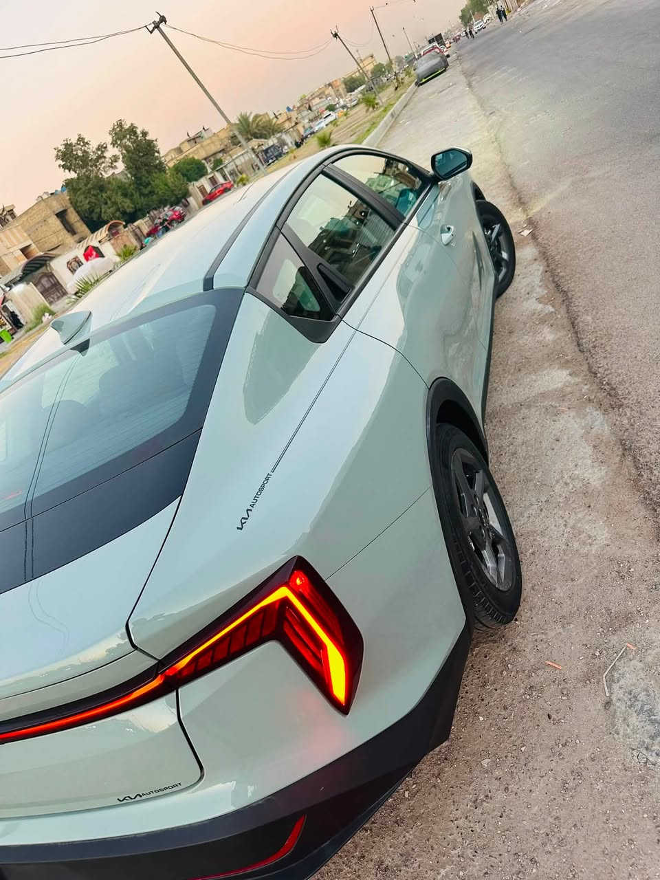 السلام عليكم للبيع
كي فور موديل 25 
ماشية 6000 مايل
بدون. رقم. 
محرك دوش 2000
السيارة بيها تبديل بنيد بس
بدوون ايرباك 
صور الحادث بالمنشور 
السعر 150 بيها مجال
مكاني بغداد البلديات
للاستفسار 
الاتصال ع الرقم ***********
