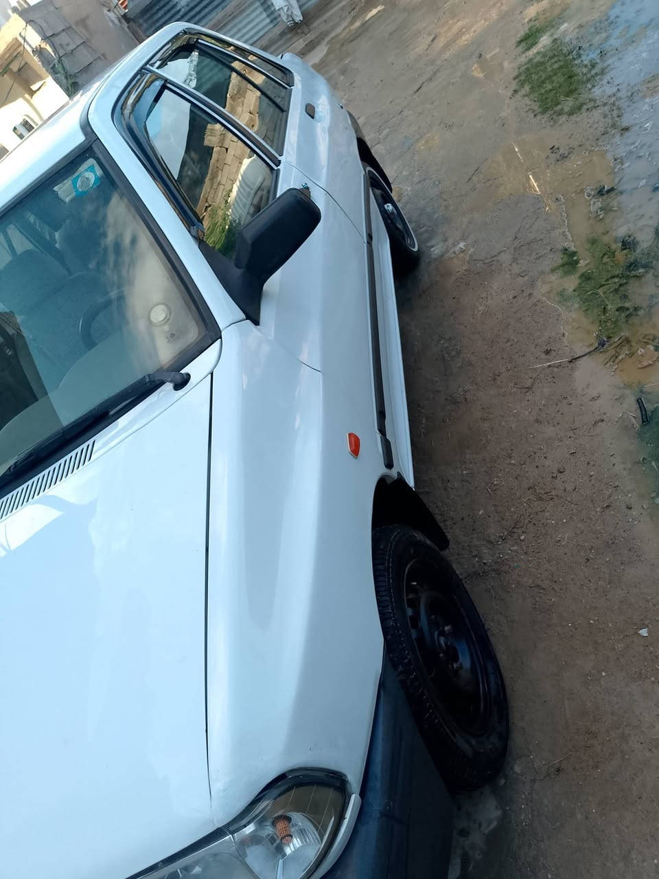 سلام عليكم سايبة 2012سيارة جاهزة مكينة وكير كفالة تبريد شغال رقم بغداد نكليزي بسمي سعر 52وبيهة مجال  مكان سيارة بغداد تقاطع النهروان قرب معارض دبي ***********
