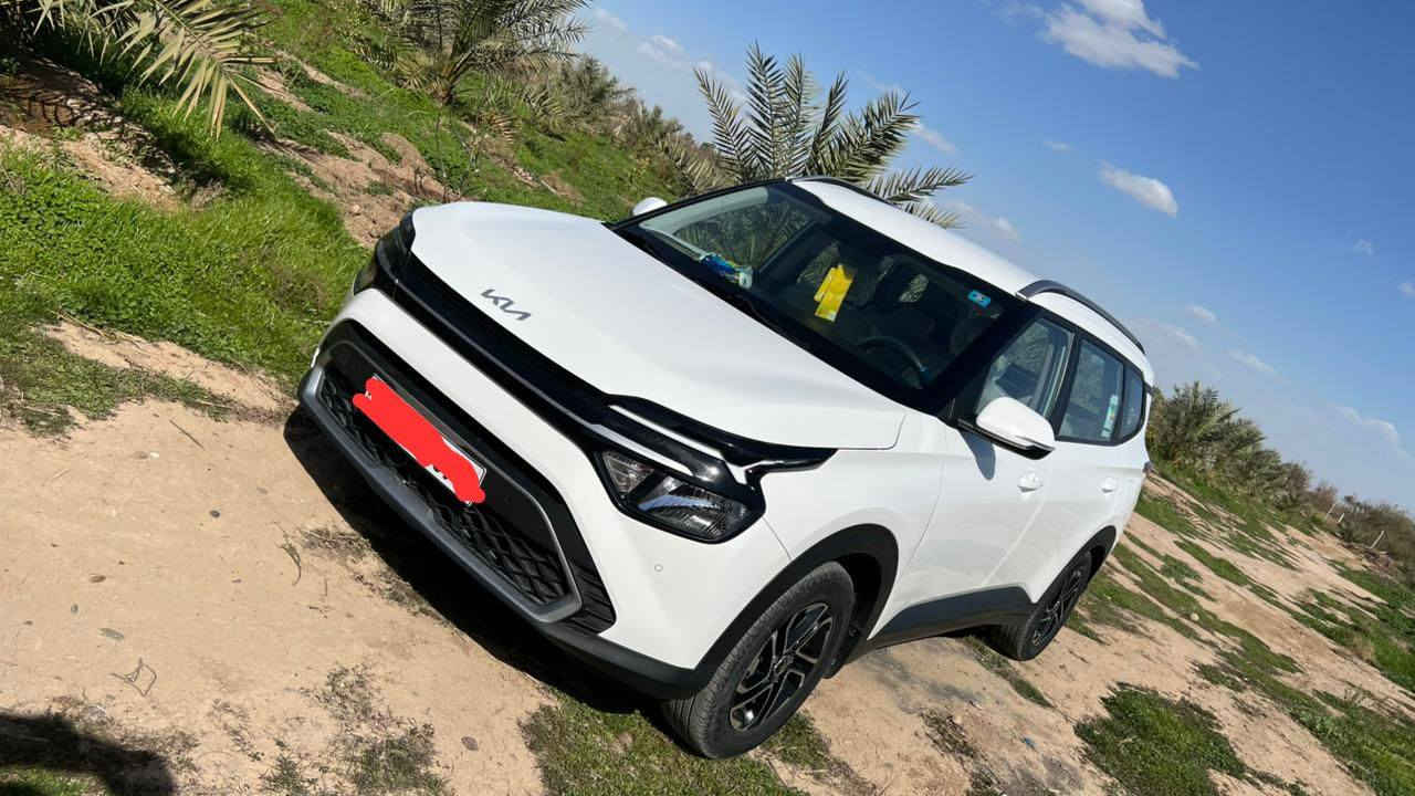 تحيه طيبه
كيا كارينز 2023  7 راكب  
بيهة صبغ قليل بين الباب والجامرللغ جهة السايق 
بدون دواخل 

المواصفات لمن يود الاطلاع عليها 
. بصمه 
. تشغيل عن بعد 
. 7 راكب 
. تبريد مركزي 3 قطع
. كشنات مخمل ومطعم جلد
. حسات امامي خلفي محيطي 
. كامرا دواره  
. شاشه عربي تدعم جميع البرامج 
. اريل نفكيتر 
. تحكم ستيرن 
. اوامر صوتيه 
. تثبيت سرعه 
. ويل فراشه 
. مري كهرباء 
. بك لايت ليد 
. العده والسبير غير مستخدمات والسياره من هيه زيرو مغلف الارضيه والكشنات جلد نوع جدا ممتاز 
السعر 162$وبيهة مجال حك الجية 

للاستفسار اكثر 
للاتصال ***********
