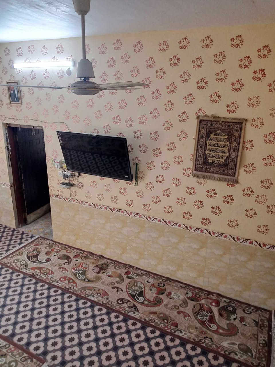 يالله
بيت زراعي للبيع المساحة 300متر  طابقين
بي 5غرف وستقبال وصالات 2 
صحيات داخل وخارج مناور  
صوب بني ركاب طريق المشايه بضبط  مقابيل طابو 
ع شارع 30سايدين  خلف محلات قيس الشويلي 
كل الخدمات متوفره  . البيت صاير فرع.  
الاتصال ع رقم ***********  واتساب 
صادق الحلاق،
